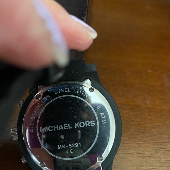 Michael kors watch - Picture 3 of 5